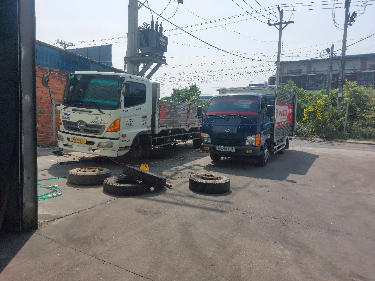 LẮP RÁP LỐP XE  LƯU ĐỘNG GIÁ RẺ TẠI KHO, BÃI XE, CÔNG TY KHÁCH HÀNG Ở TẠI BÌNH DƯƠNG